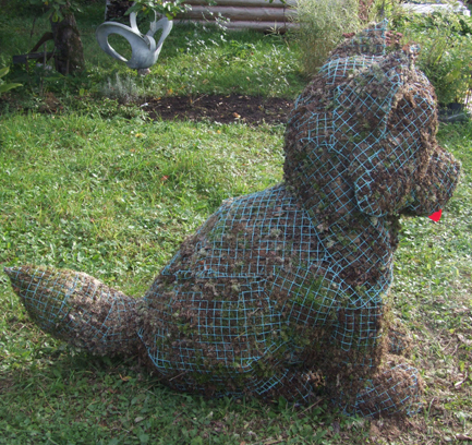 топиарный каркас щенок, чветочная скульптура, зеленая скульптура, топиар